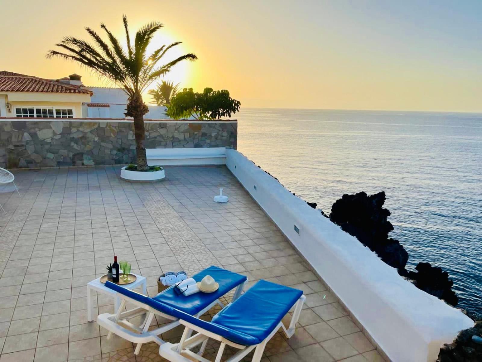Beachfront Villa And Pool Puerto de Santiago  Zewnętrze zdjęcie